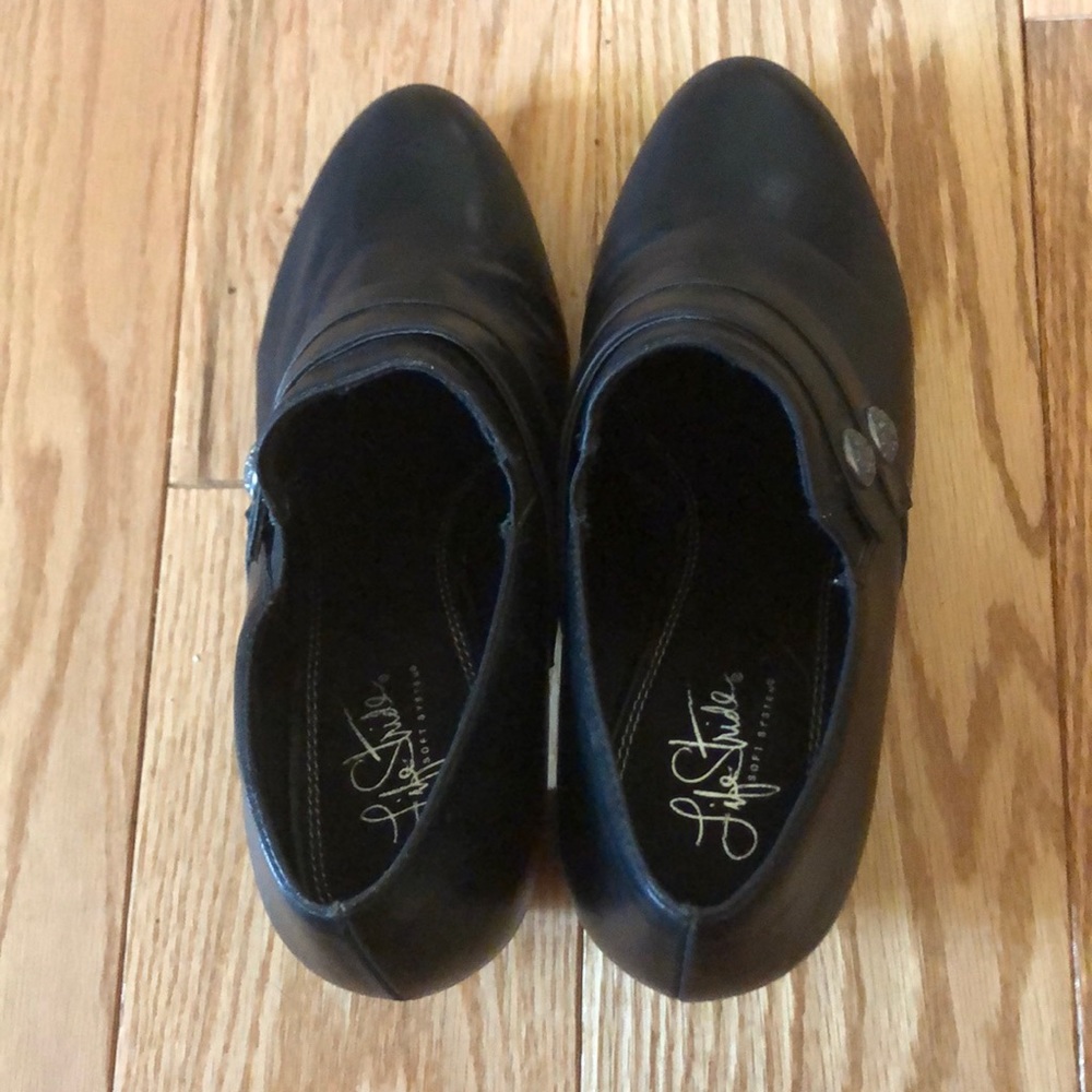 Life stride ankle boots
